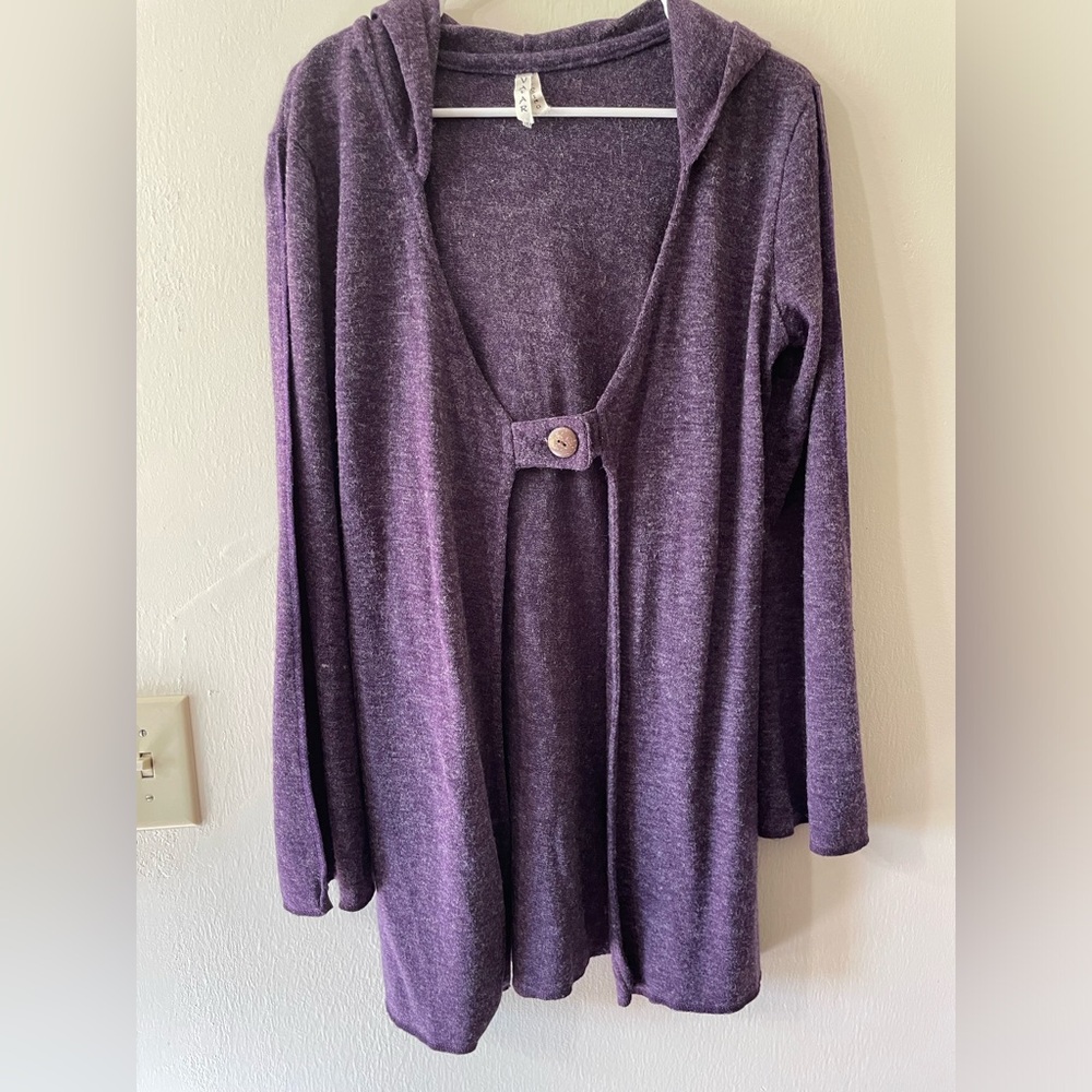 Long sleeve cardigan from Avatar. Size L